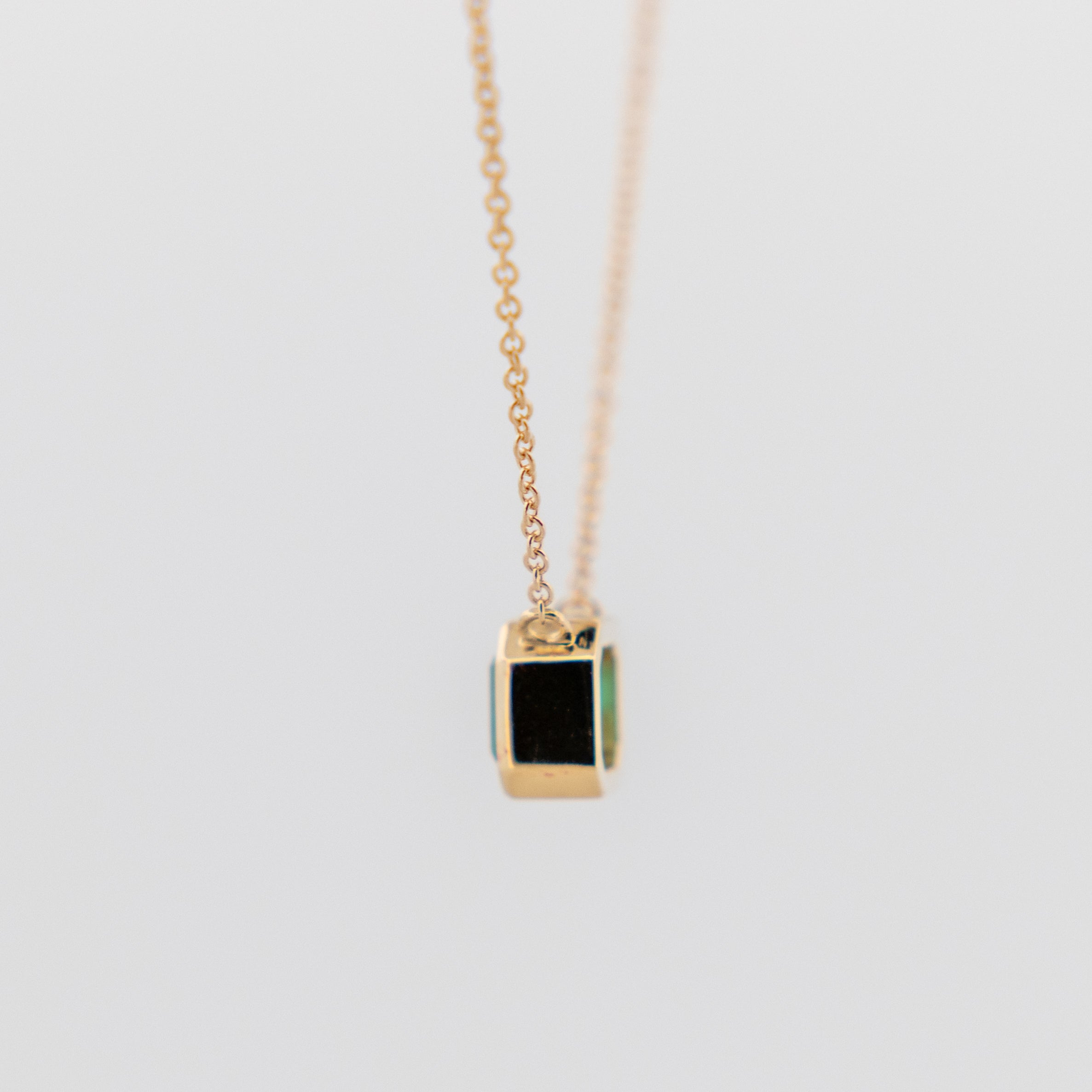 0.92 Bezel Colombian Emerald Station Necklace